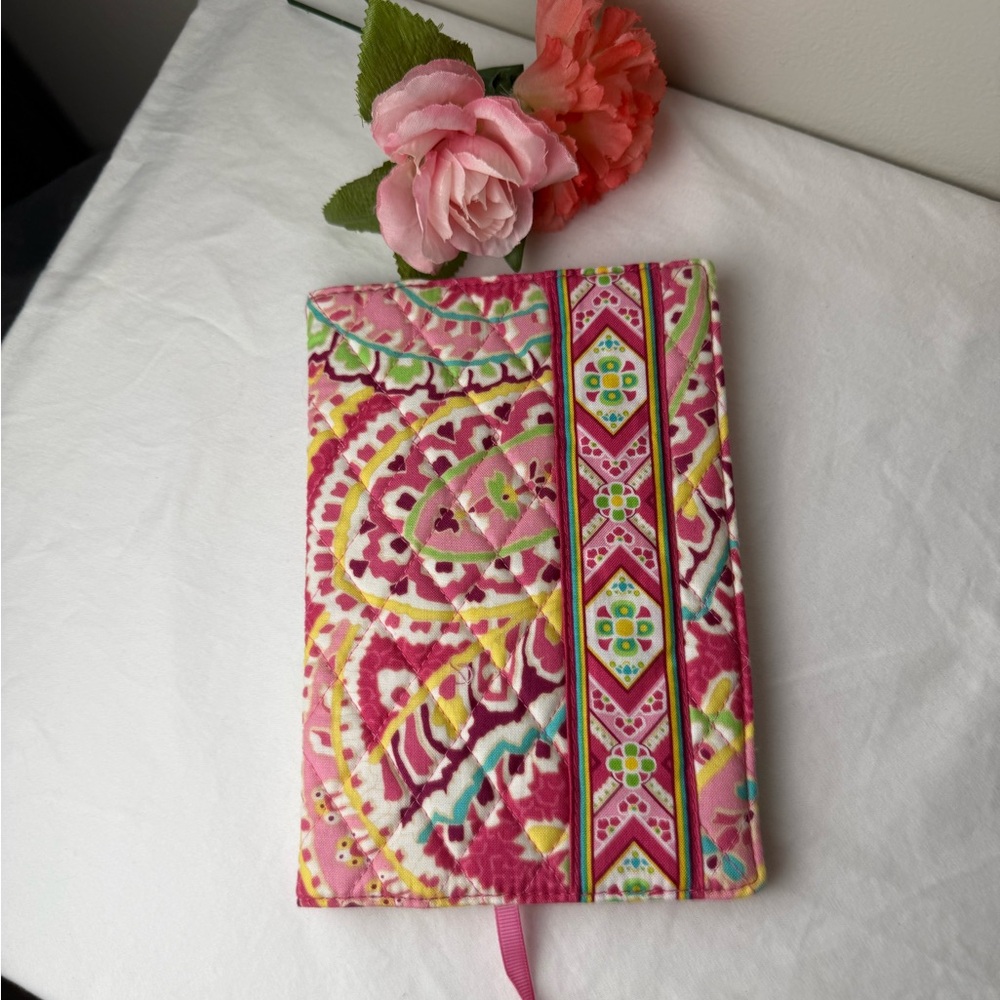 NWT Vera Bradley Capri Melon Paperback Book Cover – Retired Pattern – 8” X 5”